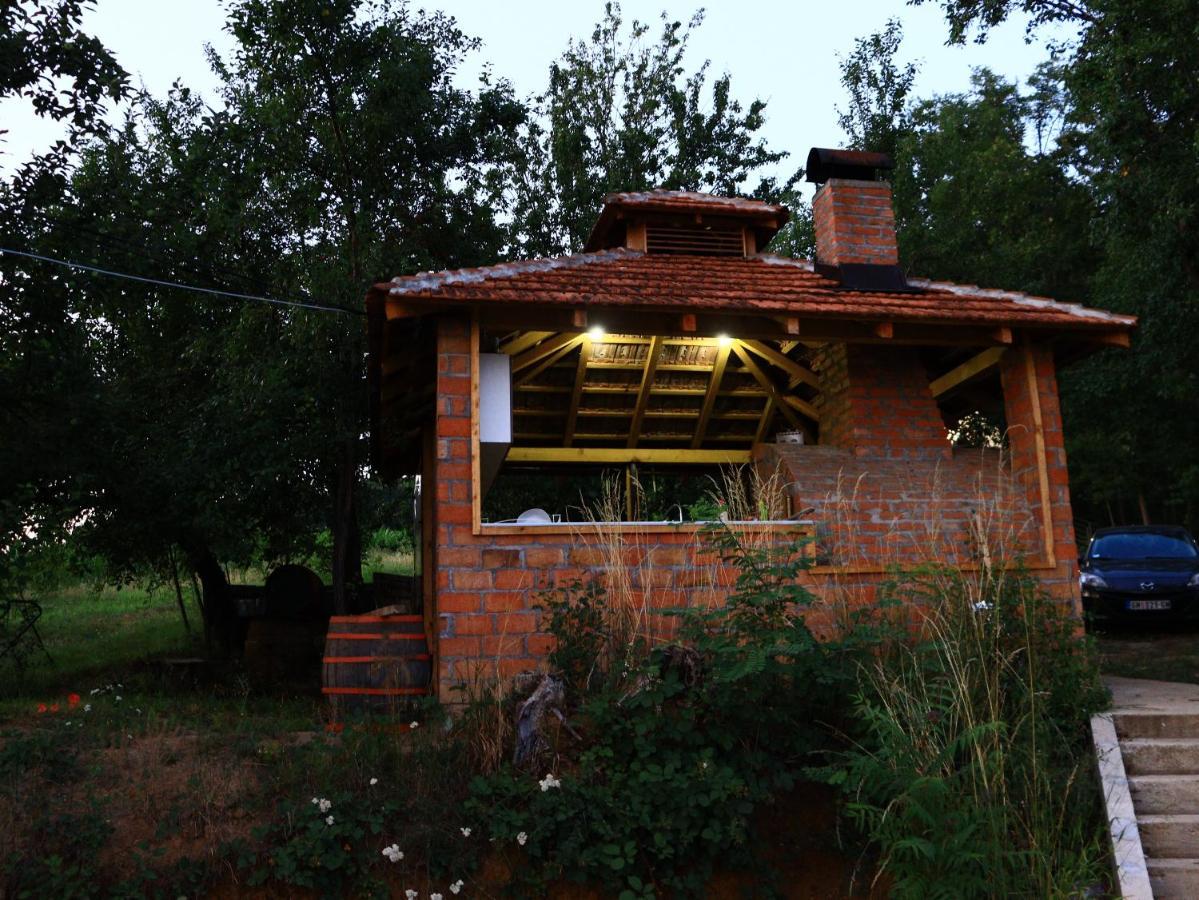 Bungalovi Api-Centar Горни-Милановац Экстерьер фото